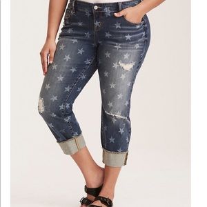Torrid pre distressed boyfriend Capri jeans.